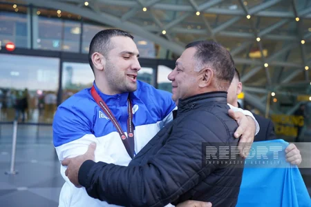Азербайджанские каратисты, успешно выступившие на ЧЕ, вернулись на родину
