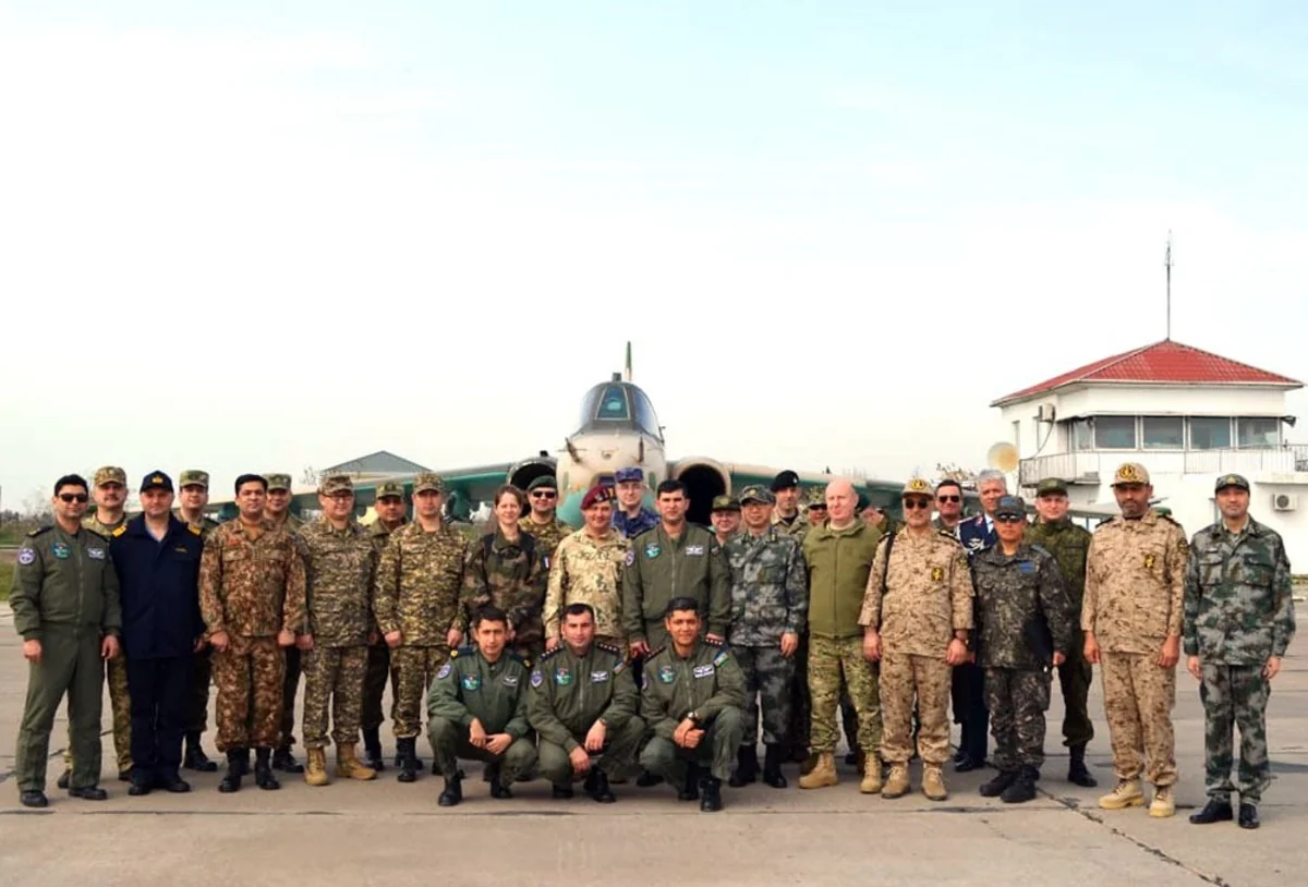 Военные атташе зарубежных стран, аккредитованные в Азербайджане, посетили воинскую часть ВВС