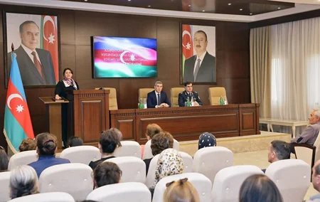 Azərbaycan vətəndaşlığına qəbul edilən 74 nəfərin andiçmə mərasimi olub