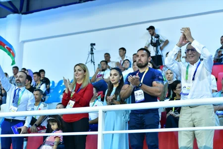 Leyla Əliyeva güləşçilərimizin V İslam Həmrəyliyi Oyunlarındakı çıxışlarına baxıb