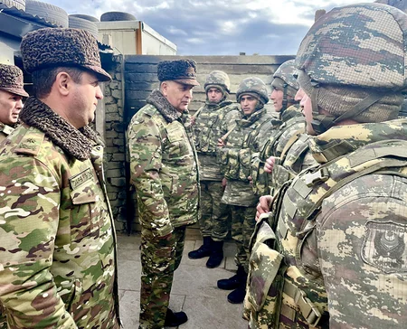 Azərbaycan Ordusunun Baş Qərargah rəisi azad edilmiş ərazilərdə döyüş hazırlığını yoxlayıb