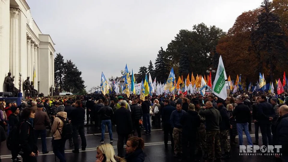 Ukrayna DİN: Kiyevin mərkəzindəki mitinqə 2 min nəfər toplaşıb - FOTO