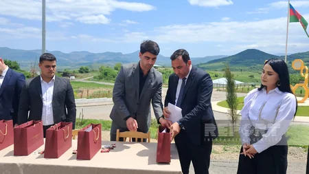 Очередным группам переселенцев в Ходжалы и село Баллыджа вручены ключи от квартир