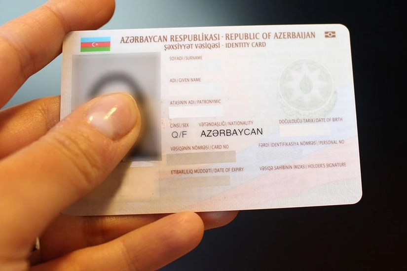 Şəxsiyyət vəsiqəsində əks olunan məlumatların tərkibinin yenilənməsi sonuncu oxunuşda qəbul edilib