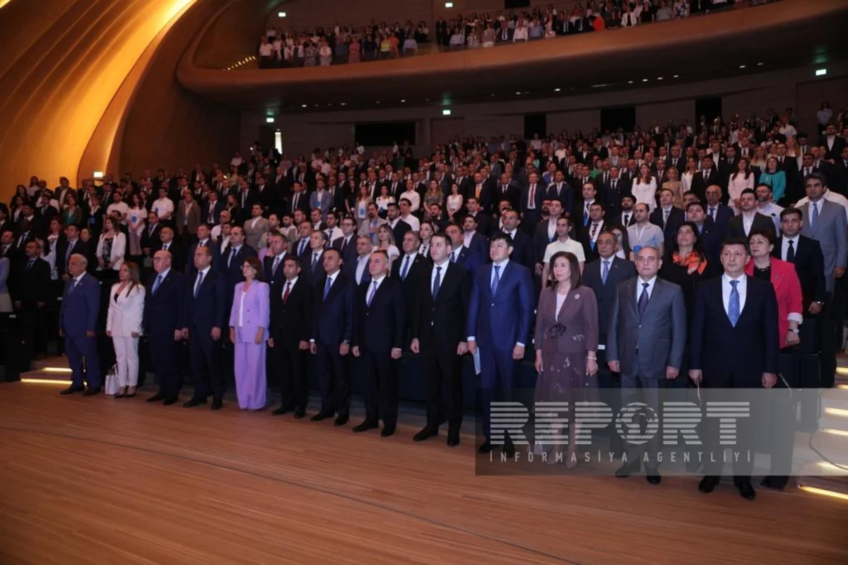 Bakıda ilk dəfə Dünyadakı Azərbaycanlı Təbiblərin Simpoziumu keçirilib - YENİLƏNİB