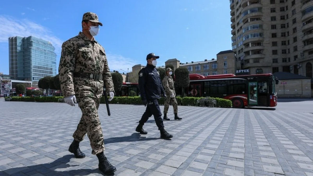 Azərbaycanda hərbi vəziyyət qüvvəyə mindi