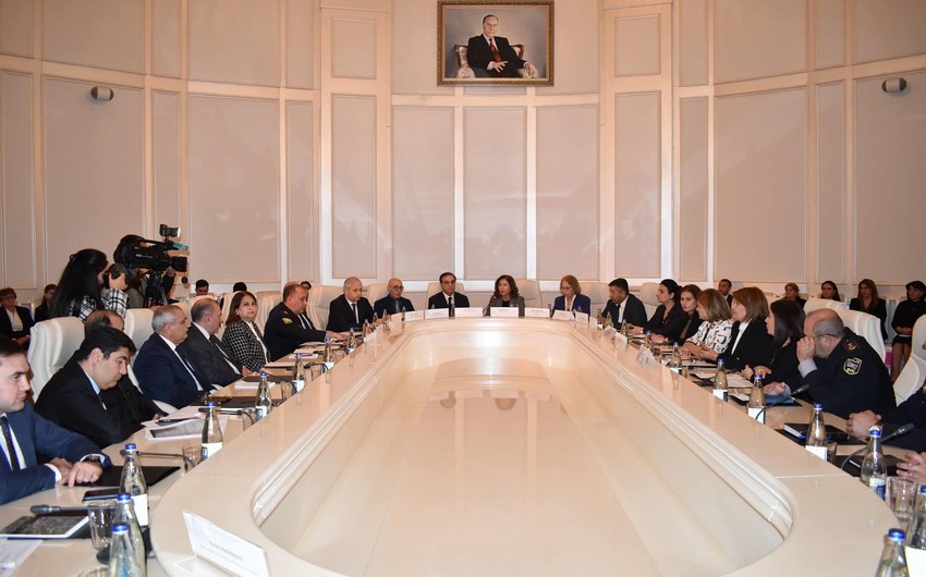 Gəncədə çətin həyat şəraitində yaşayan uşaqların müdafiəsi ilə bağlı müzakirələr aparılıb