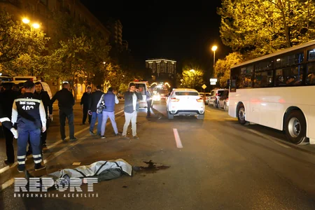 Bakıda moped piyadanı vuraraq öldürüb - FOTO - VİDEO - YENİLƏNİB