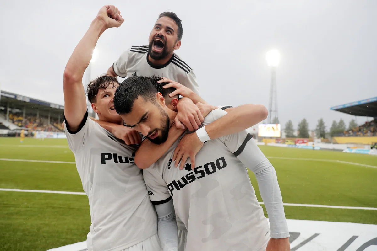 Emreli dubl edib əsgər salamı verdi, Legiya qələbə qazandı - YENİLƏNİB - 2