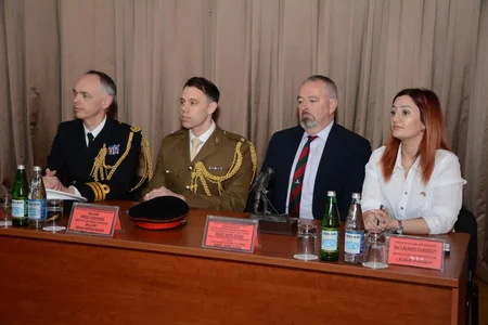 Azerbaijani servicemen successfully complete course of British Ministry of Defense