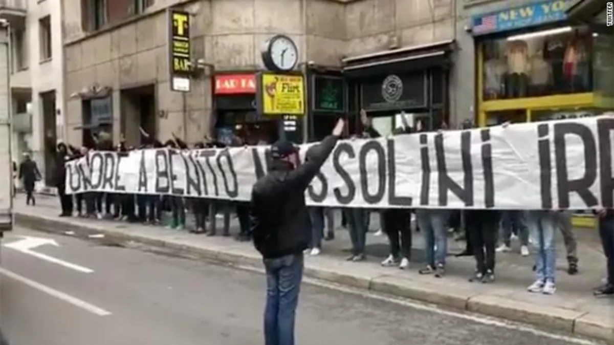 Latsionun fanatları İtaliyanın faşist diktatoru Mussolininin xatirəsinə həsr edilmiş aksiya keçiriblər