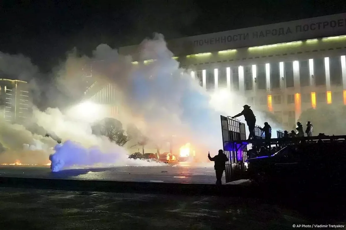Qazaxıstanda iğtişaşlar törətməkdə təqsirləndirilən əcnəbilər saxlanılıb