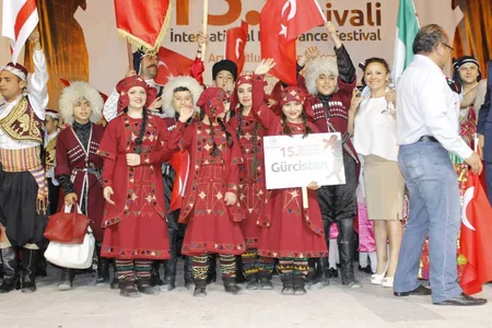 ​Gürcüstan azərbaycanlılarının folkor ansamblı Türkiyədəki beynəlxalq festivalda iştirak edib