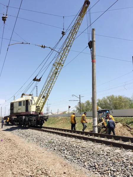 Bakıətrafı dəmir yolu xəttinin elektrik təchizatı sistemi əsaslı təmir olunur