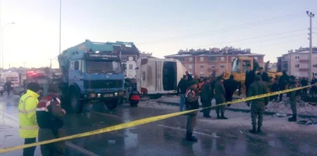 Konyada məktəbliləri daşıyan avtobus aşıb, 3 şagird ölüb, 40-ı yaralanıb - ƏLAVƏ OLUNUB - VİDEO