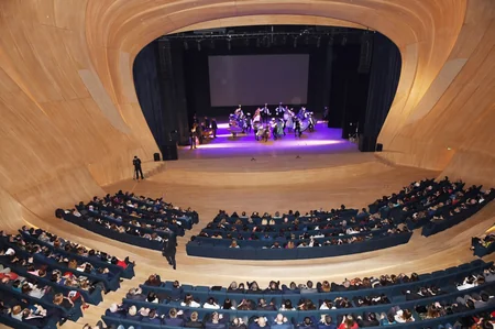 Heydər Əliyev Mərkəzində “Macarıstan günləri” çərçivəsində sərgi açılıb və qala konsert olub
