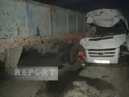 Kürdəmirdə “Ford” “KamAZ”a çırpılıb, ölən və yaralanan var
