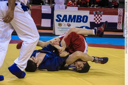 Azərbaycan samboçuları Avropa çempionatında 8 medal qazanıb