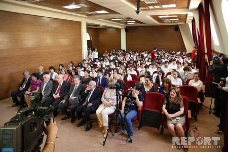 Unudulmaz məzun Aida İmanquliyeva kitabının təqdimatı olub - FOTO
