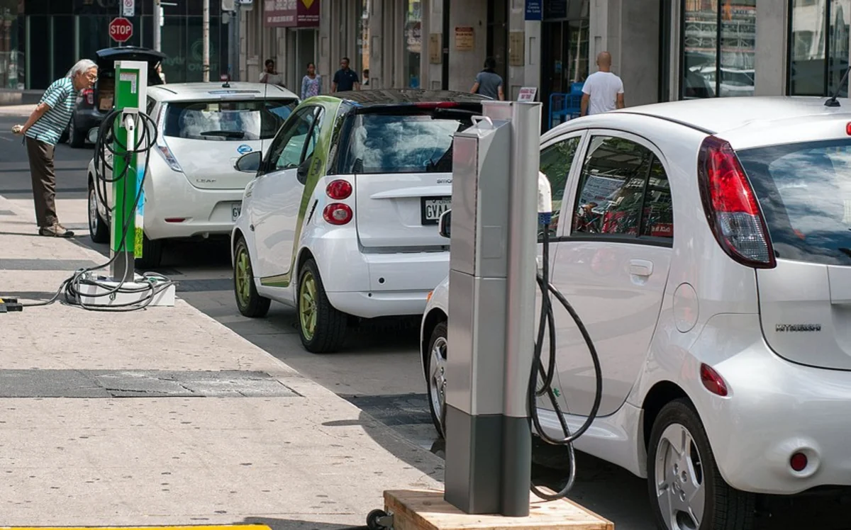 Azerbaijan increases import of electric vehicles by over 9 times