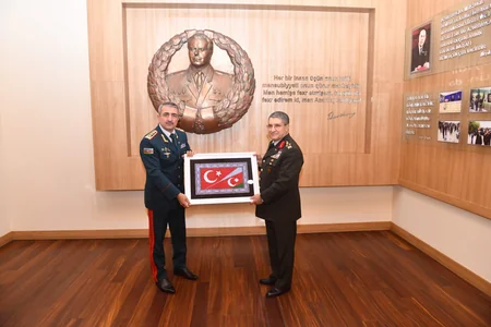 Azərbaycanla Türkiyə arasında müdafiə və sərhəd təhlükəsizliyi istiqamətində əlaqələr müzakirə edilib