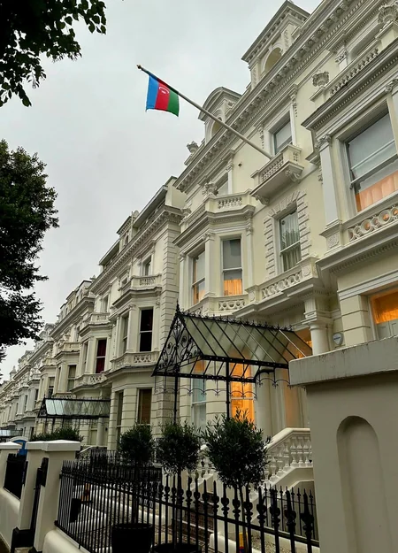 Azərbaycanın Britaniyadakı səfirliyinin yeni inzibati binasının açılışı olub