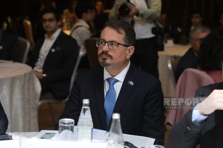 Ulu öndərin 100 illik yubileyinə həsr olunan simpozium keçirilib