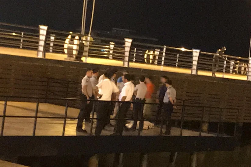 Bakıda 21 yaşlı oğlan özünü dənizə atıb və boğulub