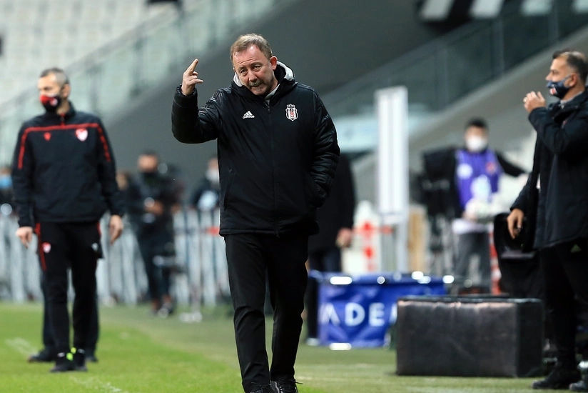 Beşiktaş baş məşqçisi ilə bağlı qərar verib