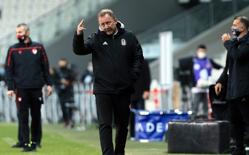 Beşiktaş baş məşqçisi ilə bağlı qərar verib