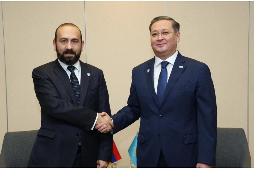 Ermənistan və Qazaxıstan XİN başçıları regional kommunikasiyaların açılması məsələsini müzakirə edib