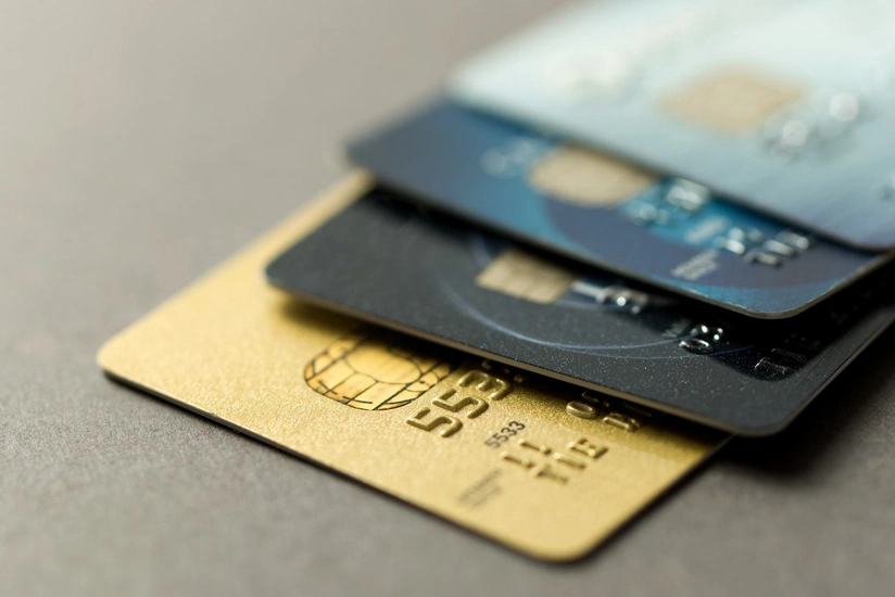 Azərbaycana gələn xarici vətəndaşların bu il bank kartları ilə apardıqları əməliyyatların dəyəri 725 milyon manatı ötüb