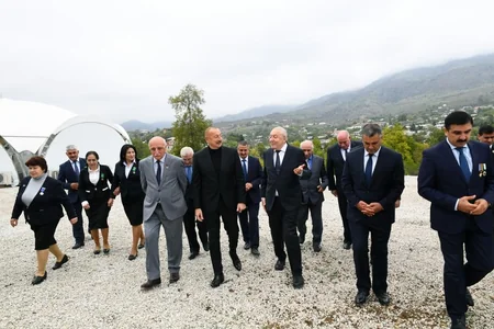 Azerbaijani president meets with public representatives of Khojavand district 