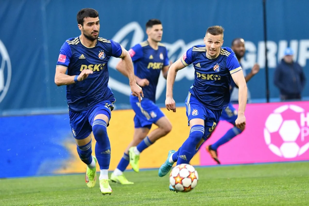 Dinamo Mahir Emreli ilə müqaviləni pozmaq istəyib