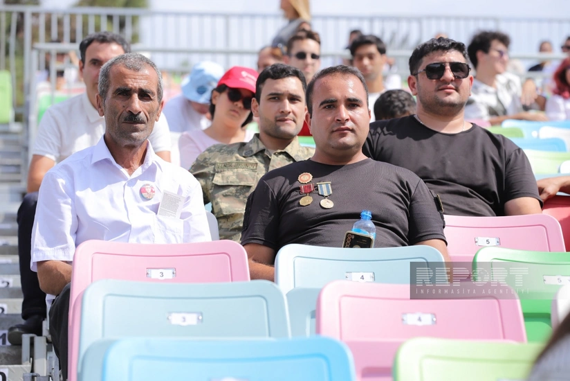 Şəhid ailələri və qazilər Formula 1 yarışını tribunalardan izləyirlər