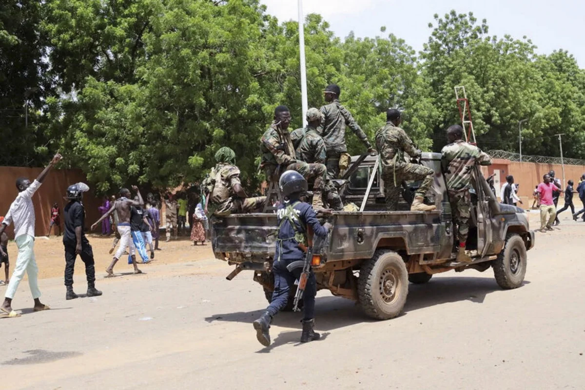 Nigerə hərbi müdaxilə Mali və Burkina-Fasoya müharibə elanı kimi qiymətləndiriləcək