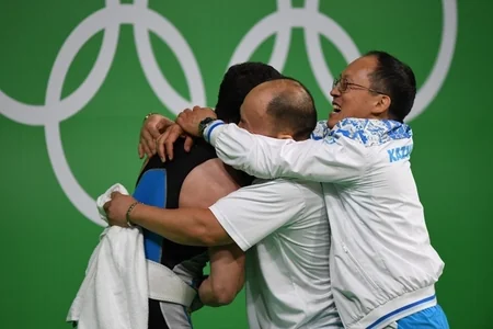 ​Azərbaycanlı ağırlıqqaldıran dünya rekordu vuraraq Olimpiya çempionu olub