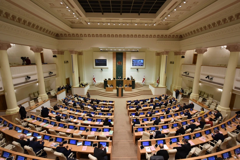 Gürcüstan müxalifəti növbədənkənar seçkilər tələb edir