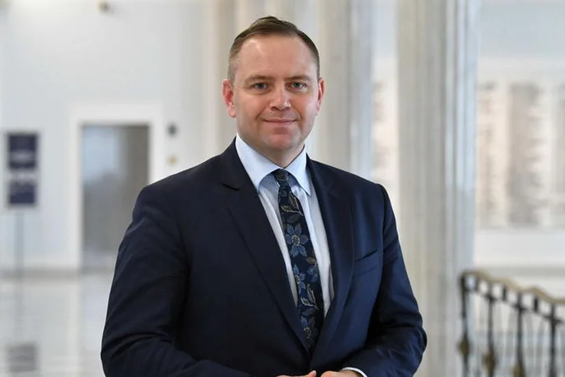 Новый президент Польши вступил в должность, объявив войну реформам премьера Туска