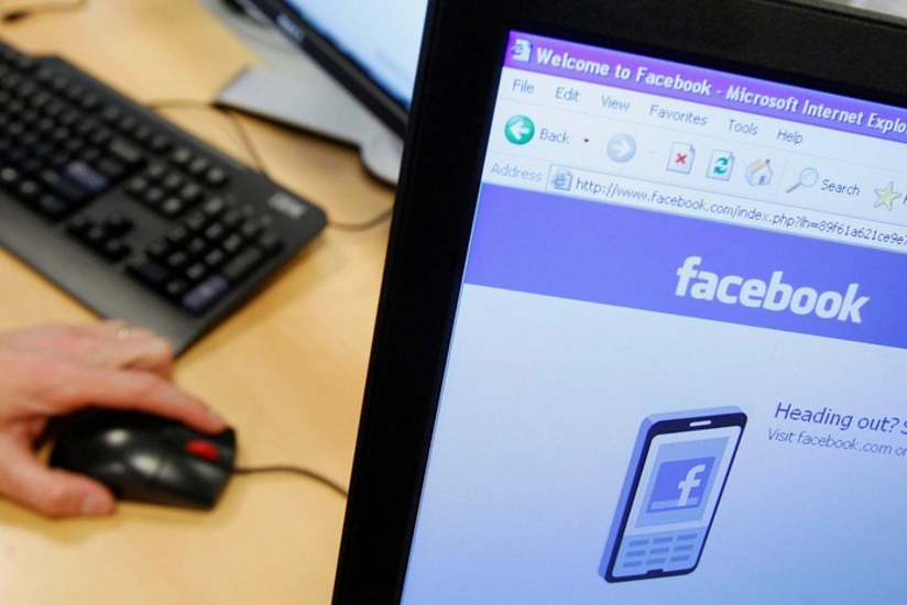 Facebook İranla bağlı 80-dən çox səhifəni silib