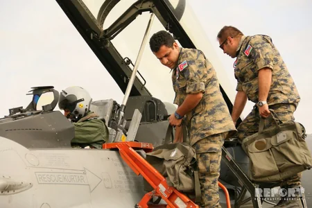 В Азербайджане успешно продолжаются совместные летно-тактические учения TurAz Qartalı - 2017 - ФОТО