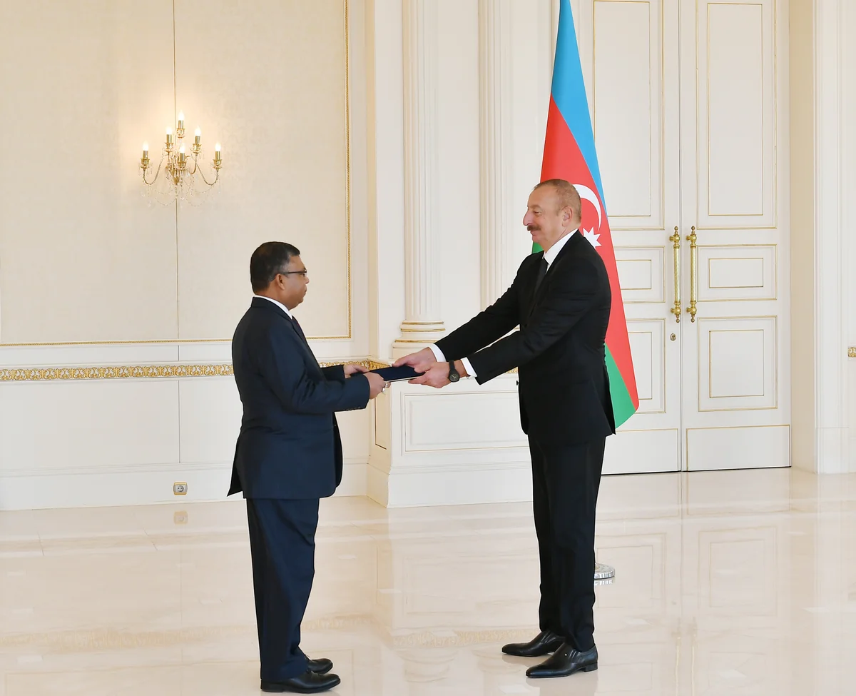President Ilham Aliyev receives credentials of incoming Bangladeshi ambassador