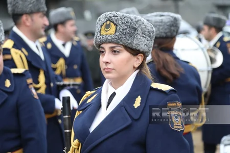 Bakıda hərbi orkestrlərin müşayiəti ilə Zəfər yürüşü keçirilib - YENİLƏNİB