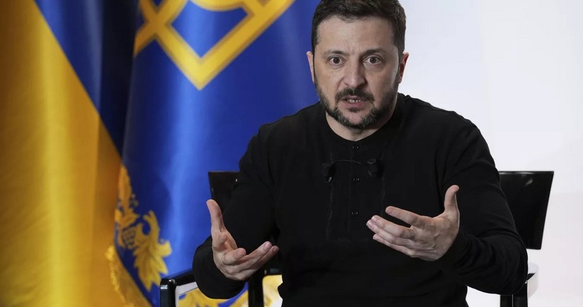 Zelenski Putinin elan etdiyi Pasxa atəşkəsi haqqında danışıb