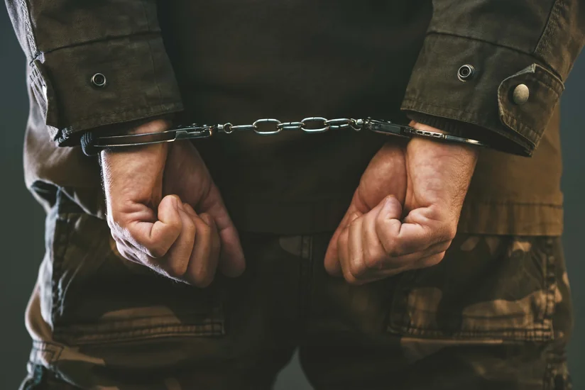 Rüşvət müqabilində avtomobil idxalını qanunsuz həyata keçirən daha bir vəzifəli şəxs ifşa olunub