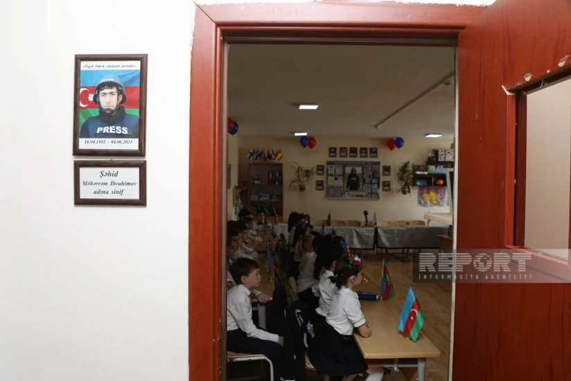 Bakının 100 nömrəli məktəbinin sinif otaqlarından birinə şəhid jurnalist Məhərrəm İbrahimovun adı verilib