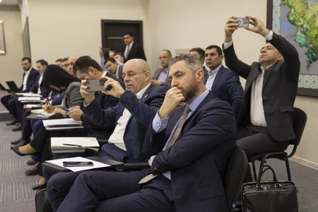 “AzerGold” qeyri-filiz faydalı qazıntı yataqları ilə bağlı seminar keçirib