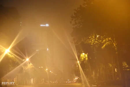 Bakı şəhərinin üzərini su buxarı bürüyüb - FOTO