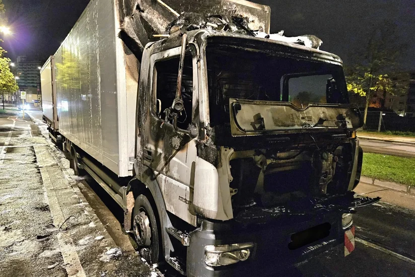В Берлине за ночь сгорели 17 грузовиков