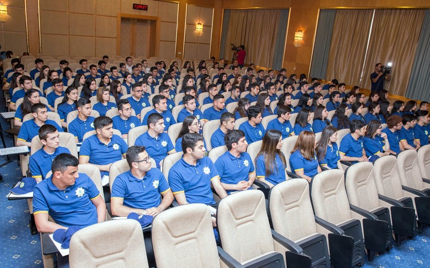 Könüllü gömrükçü dəstəsinin üzvləri ilə görüş keçirilib